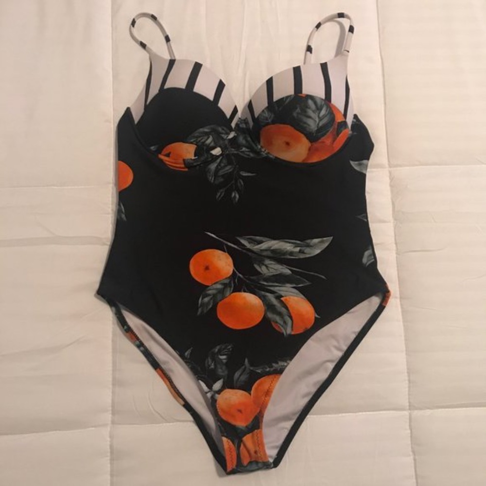 Cupshe Size Medium One Piece Bathing Suit